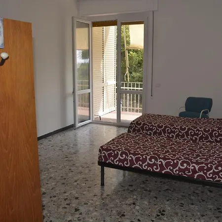Apartment Golden Whale